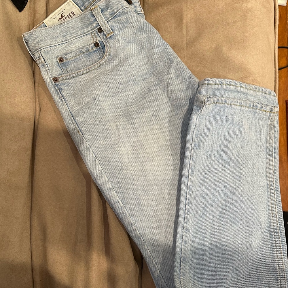 Hollister Mens skinny jeans-blue washed color